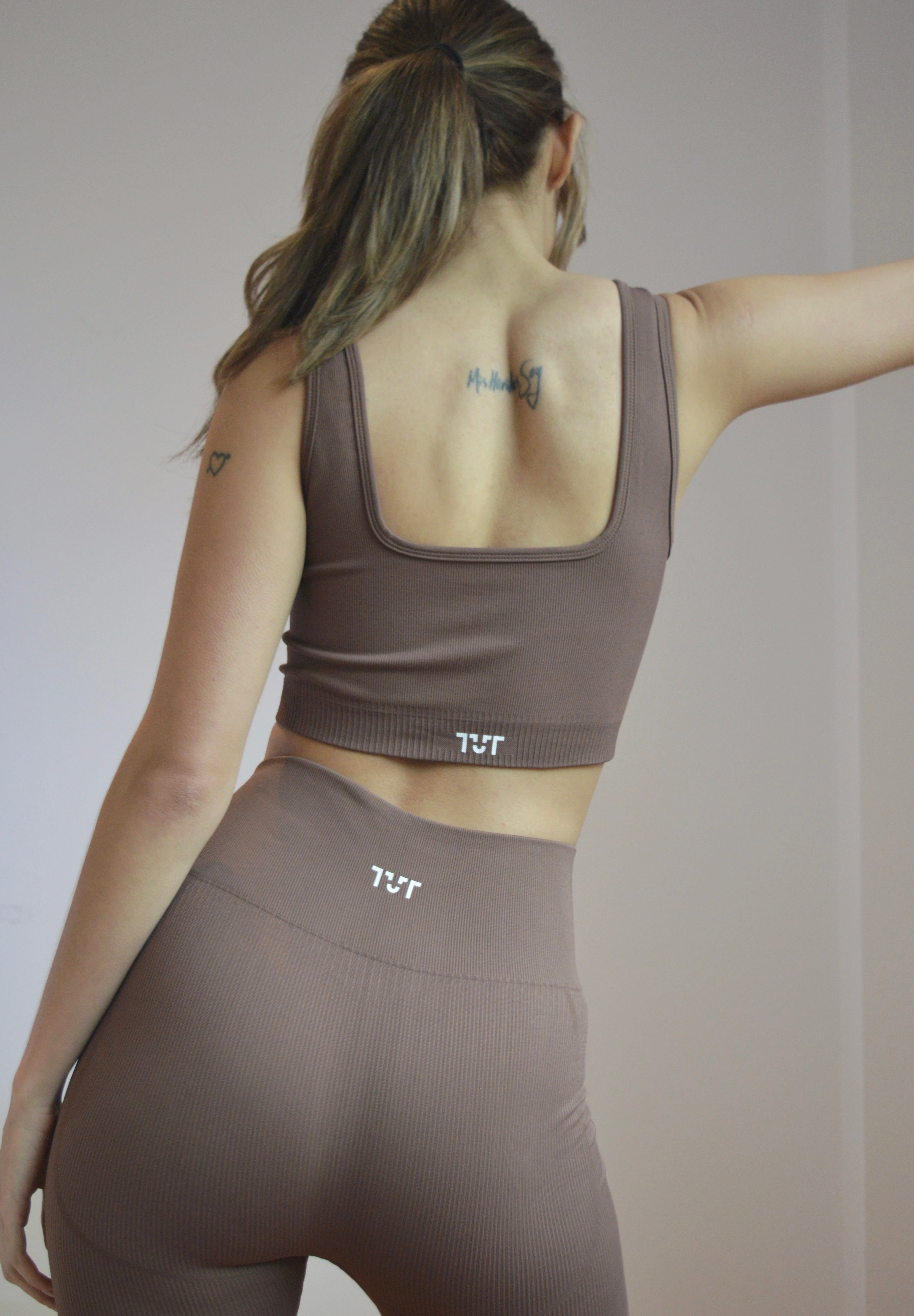 Sculpt top