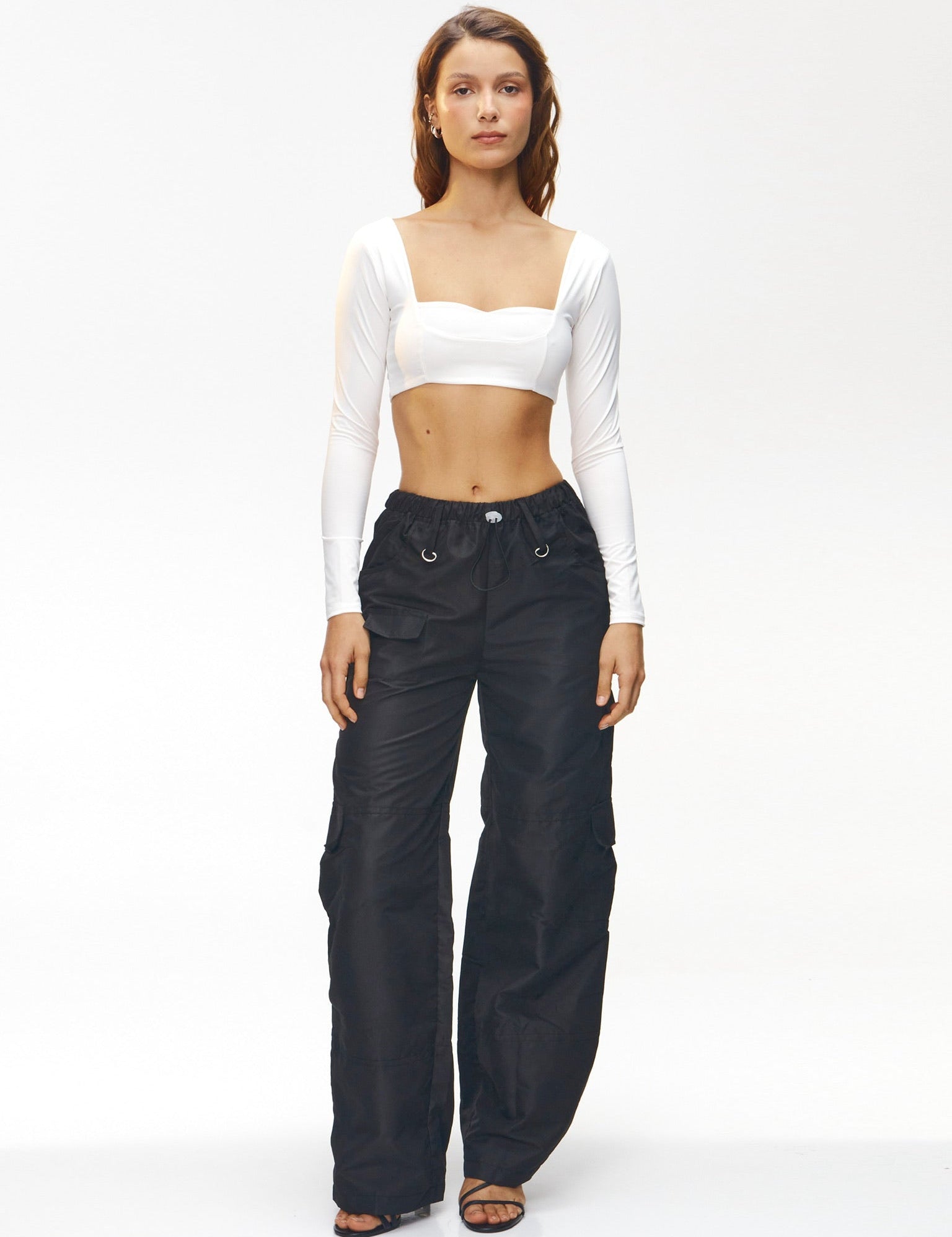 Pant_cargo_y_crop_corazon.jpg