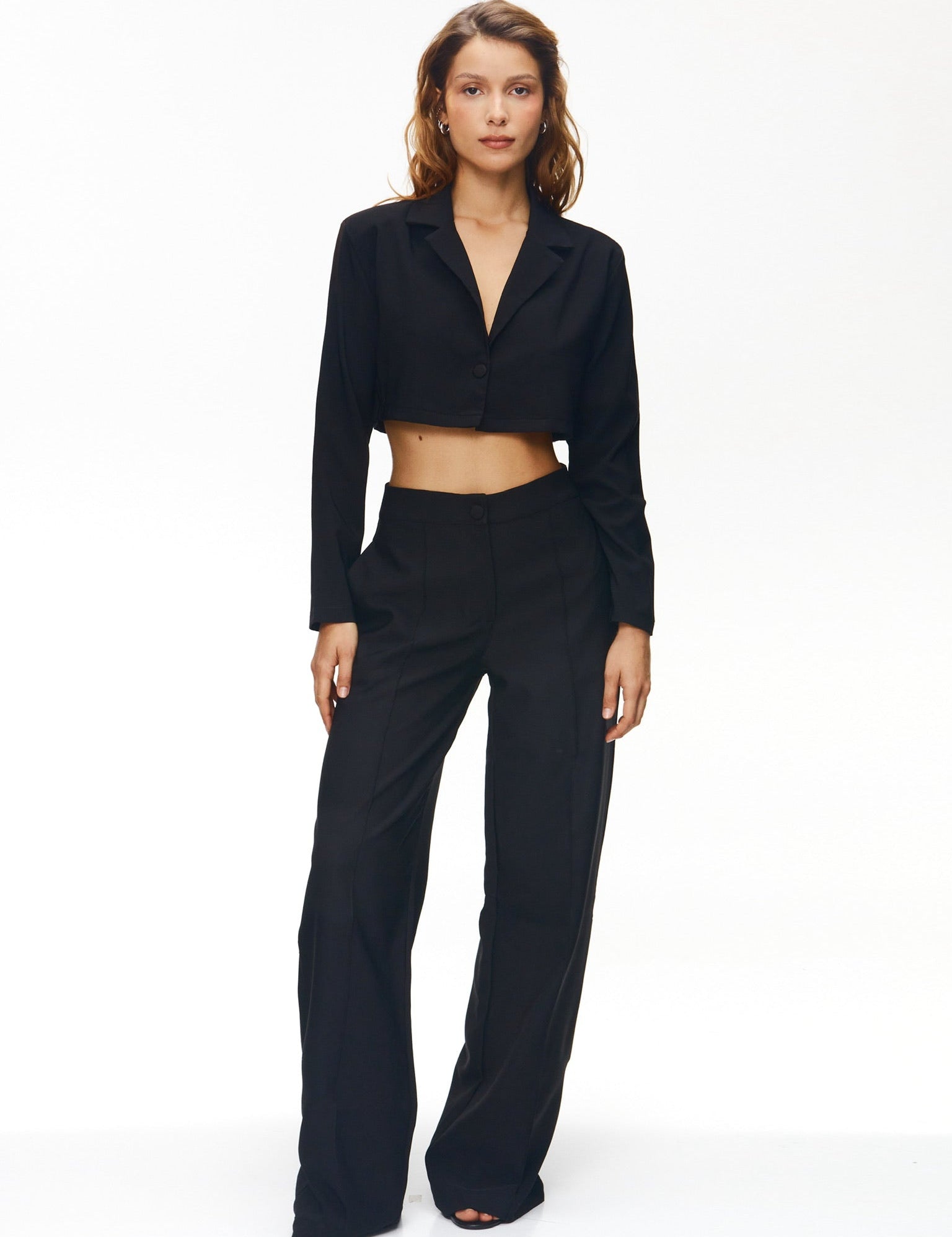 Set_formal_c6f27336-652c-46ea-bd5a-b6726cde0685.jpg